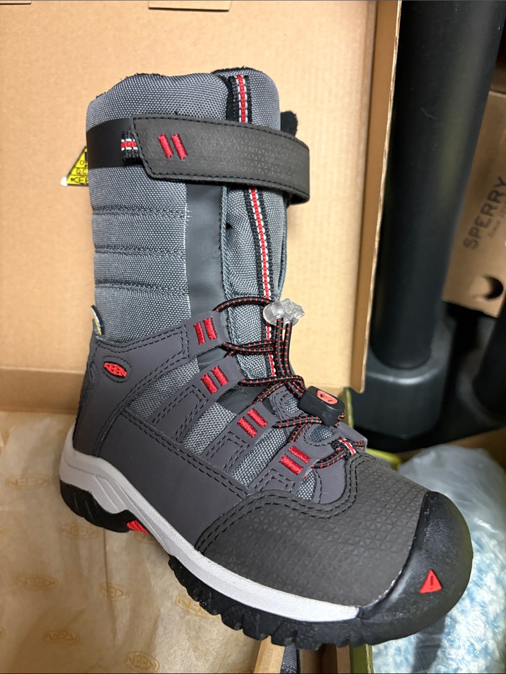 New KEEN Kids Gray and Red Insulated Snow Boot waterproof